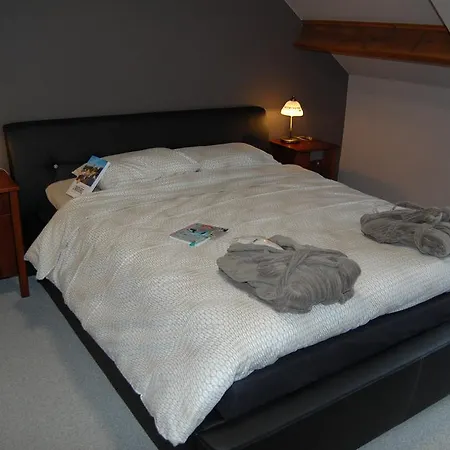 The Oak Hotel 2*